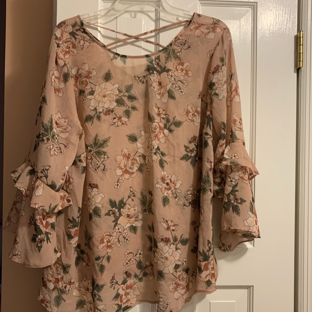 NWOT! Torrid Floral Blouse with Ruffle Sleeves